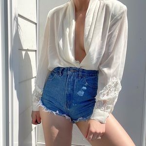 Vintage White Blouse Single Button Lace Sleeves